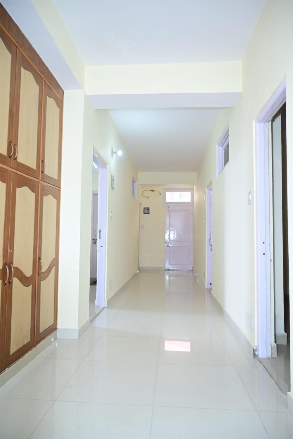Krishna B&B Near Mall Road Shimla Ngoại thất bức ảnh